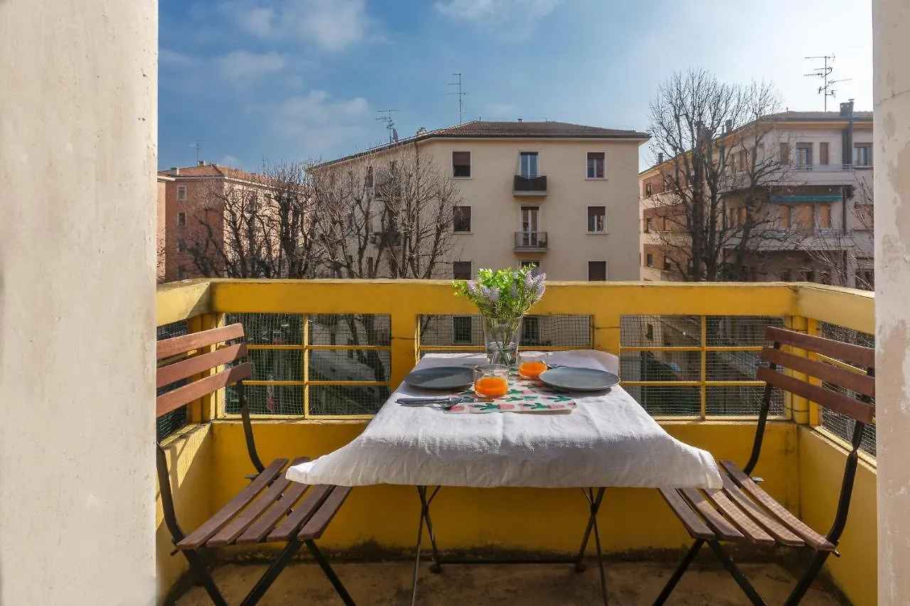 Saffi Huge Apartment A Pochi Passi Dall'Ospedale Bologna 0*,  Italy